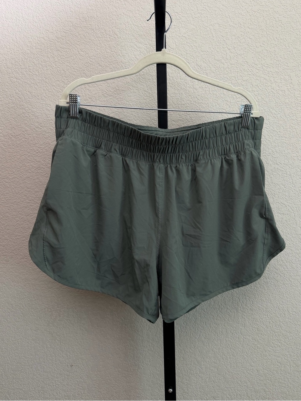 Members Mark Women’s Elastic Waist Active Shorts - Olive Green